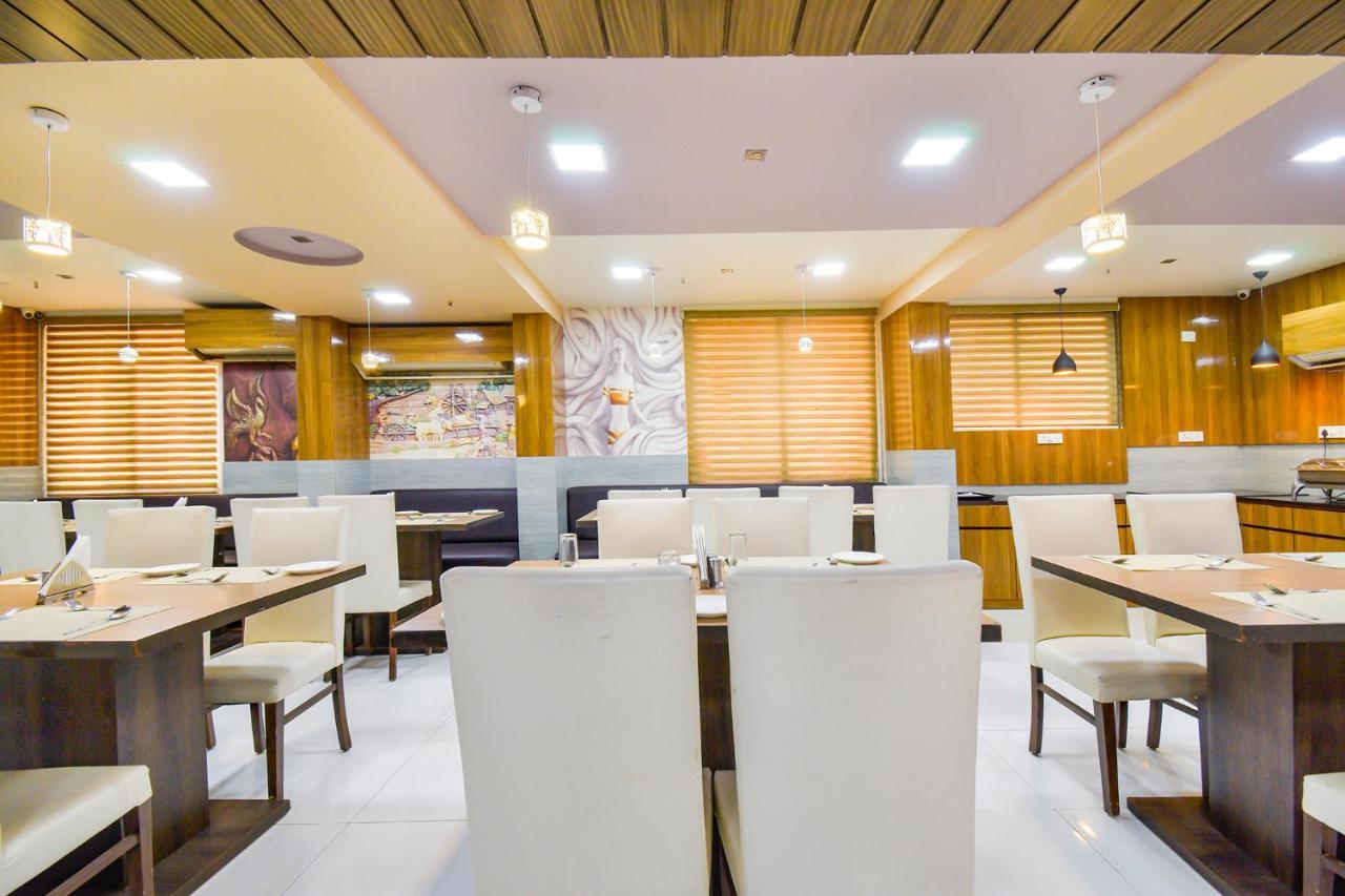 Fabhotel Kohinoor Plaza Ahmedabad Exteriör bild