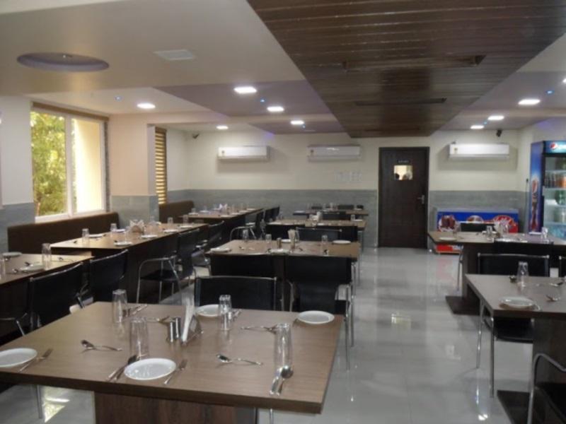Fabhotel Kohinoor Plaza Ahmedabad Exteriör bild