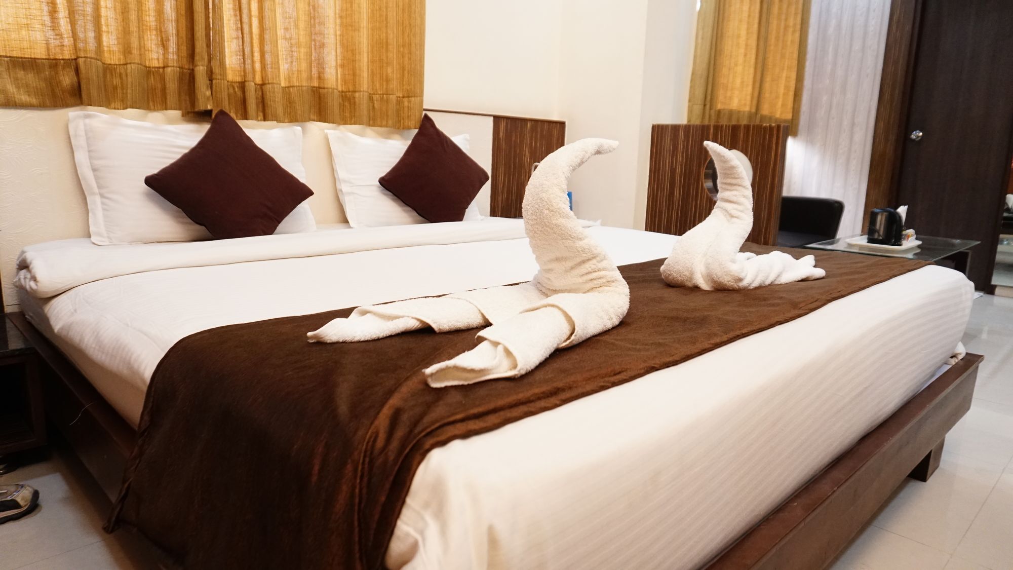 Fabhotel Kohinoor Plaza Ahmedabad Exteriör bild