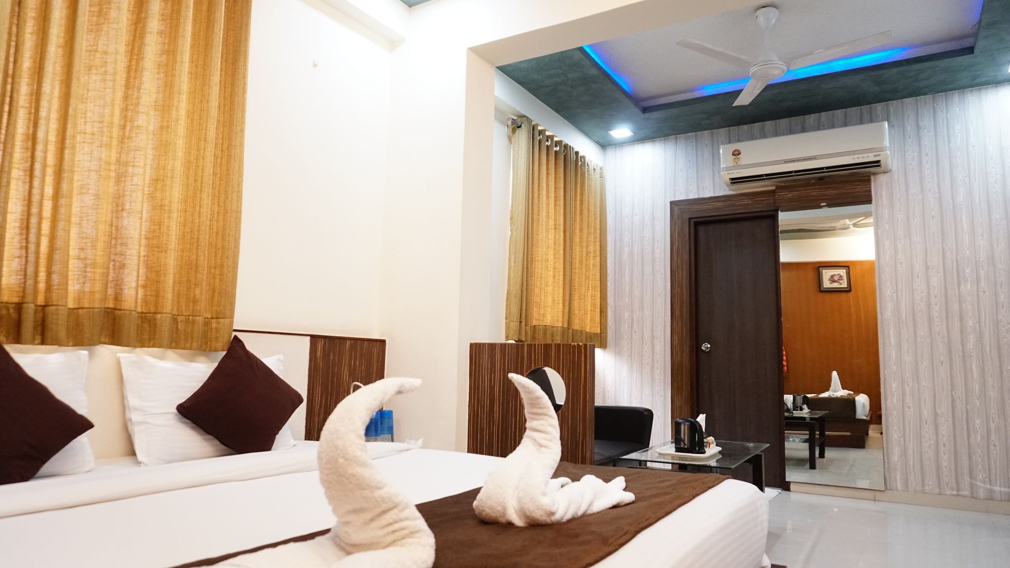 Fabhotel Kohinoor Plaza Ahmedabad Exteriör bild